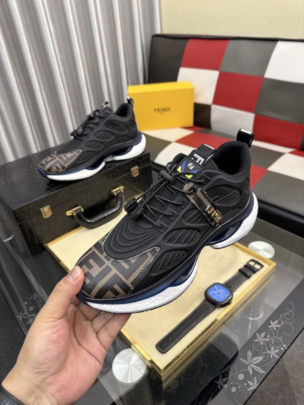 Fendi Patterned Toe Low-Top Sneakers — model
