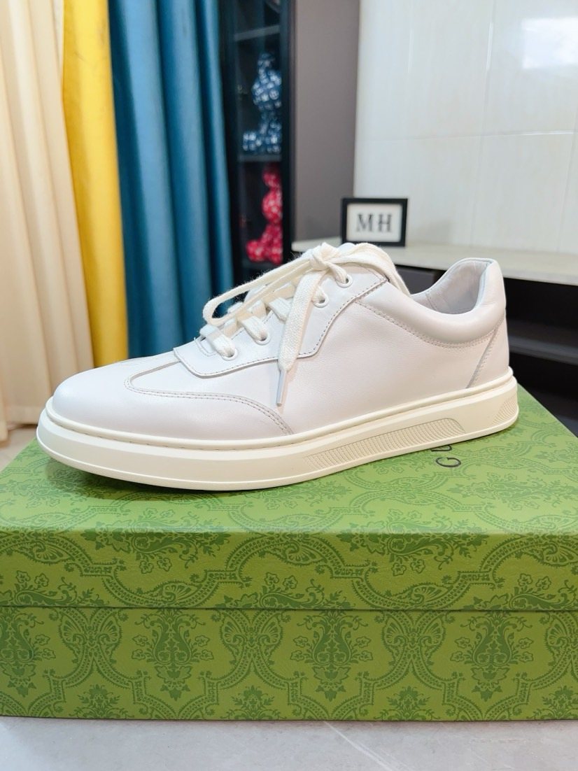 Gucci Low-Top Lace-Up Sneakers — front