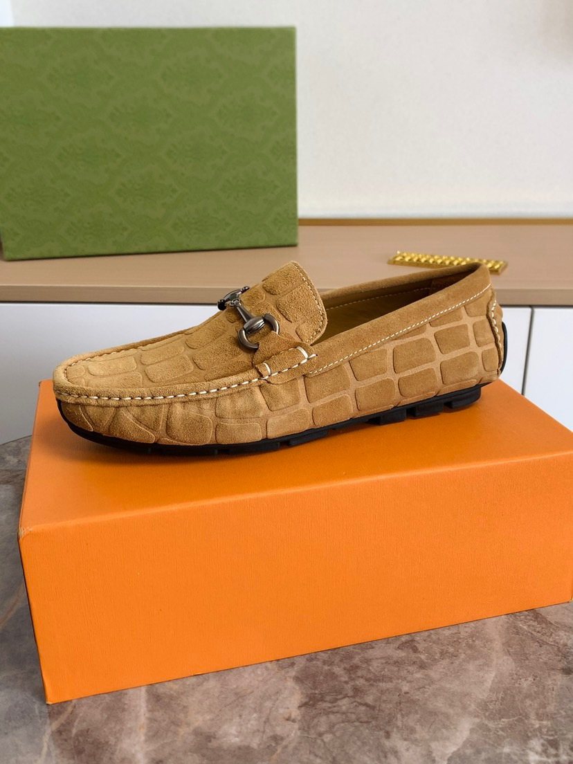 Gucci Textured Horsebit Loafers — side