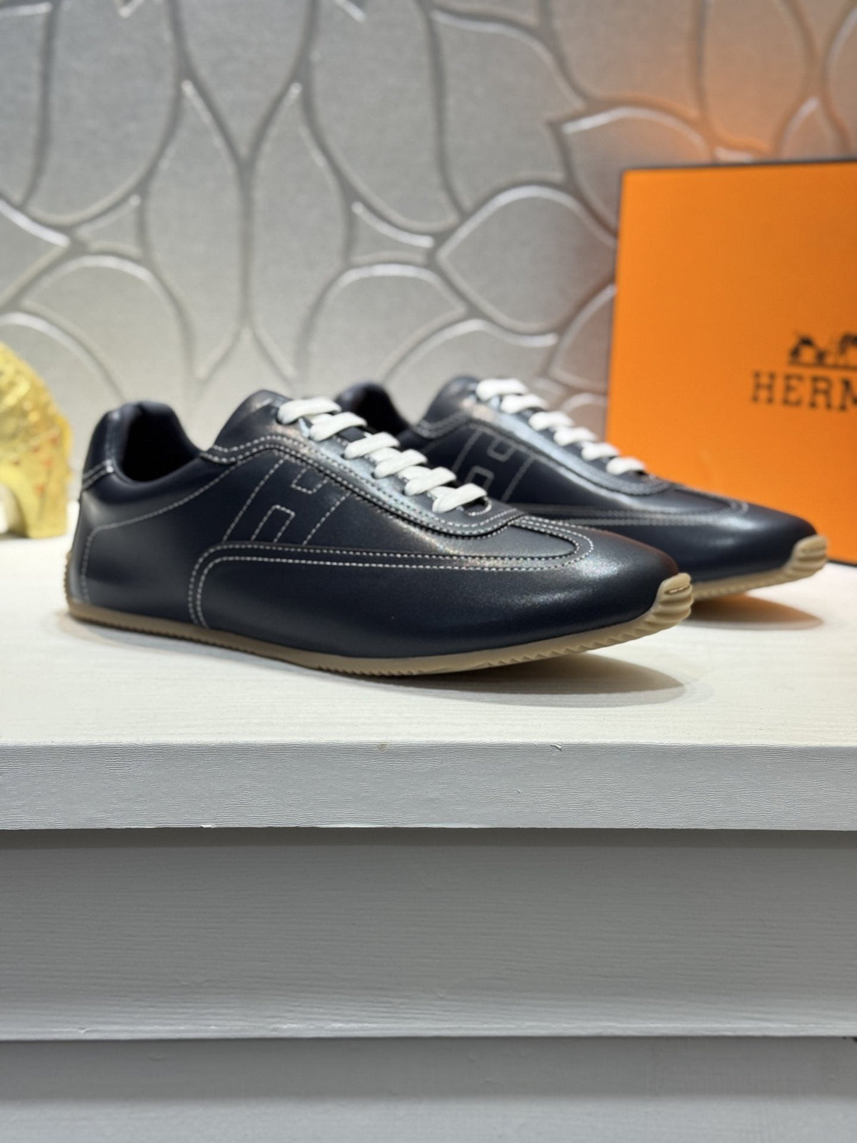 Hermès Contrast-Trim Low-Top Sneakers — hero
