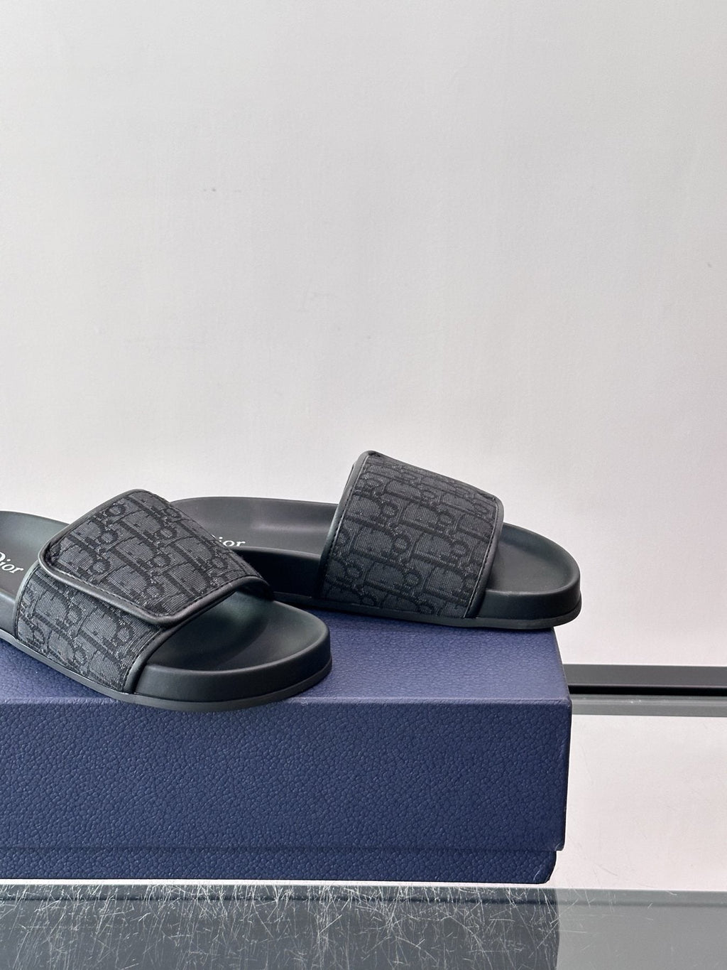 微商相册测试鞋子-Dior Patterned Strap Slide Sandals — side