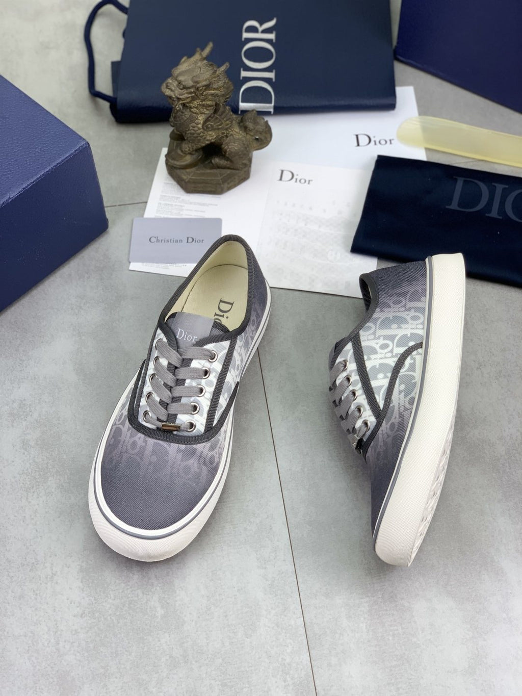 微商相册测试鞋子-Dior Navy Patterned Low-Top Canvas Sneakers — front