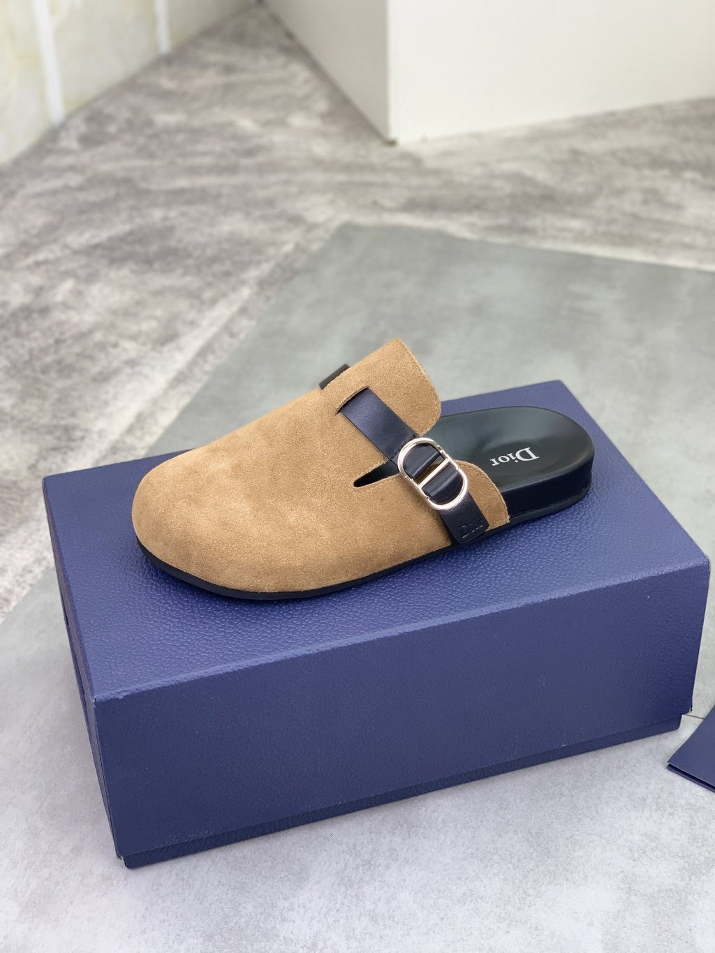 微商相册测试鞋子-Dior Buckle Strap Mule Sandals — side