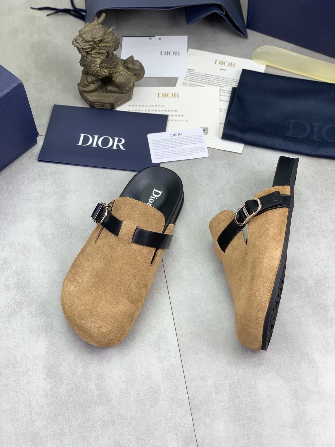 微商相册测试鞋子-Dior Buckle Strap Mule Sandals — side