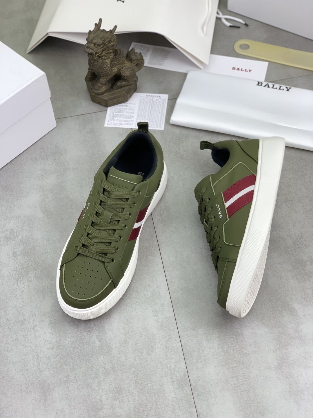 微商相册测试鞋子-Bally Double-Stripe Low-Top Sneakers — side