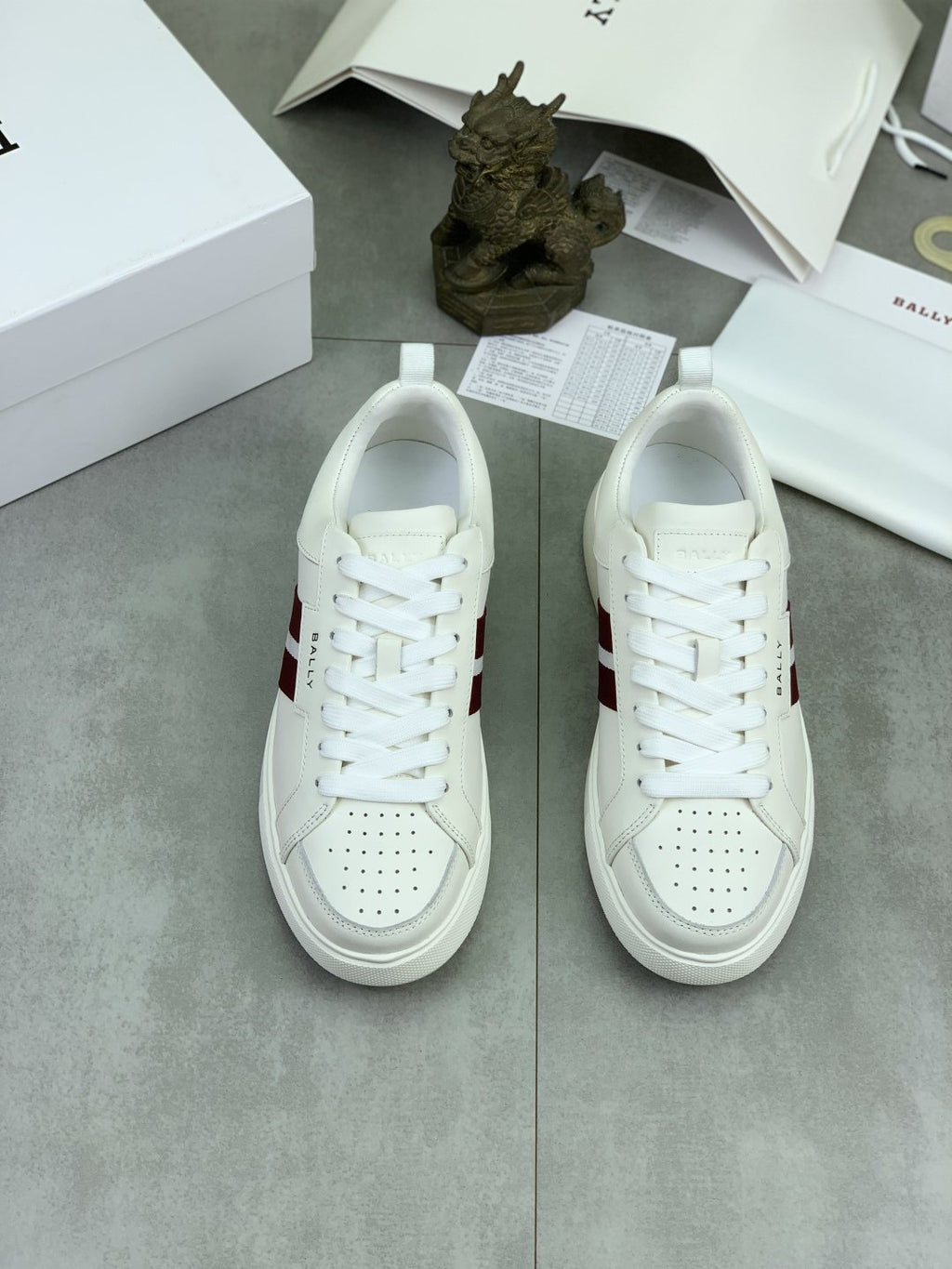 微商相册测试鞋子-Bally Double-Stripe Low-Top Sneakers — front