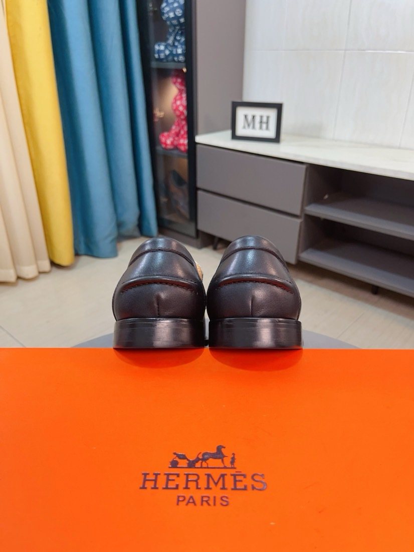 Hermès Textured Contrast-Trim Loafers — back