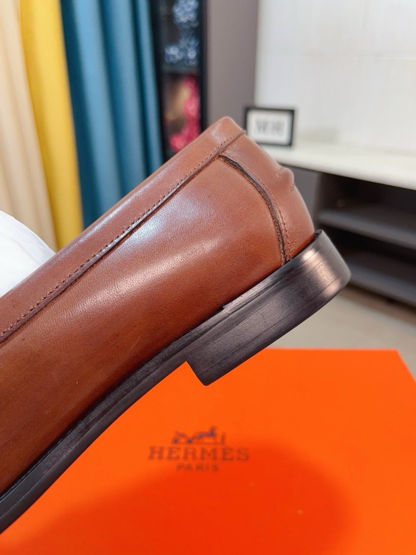 Hermès Textured Contrast-Trim Loafers — detail