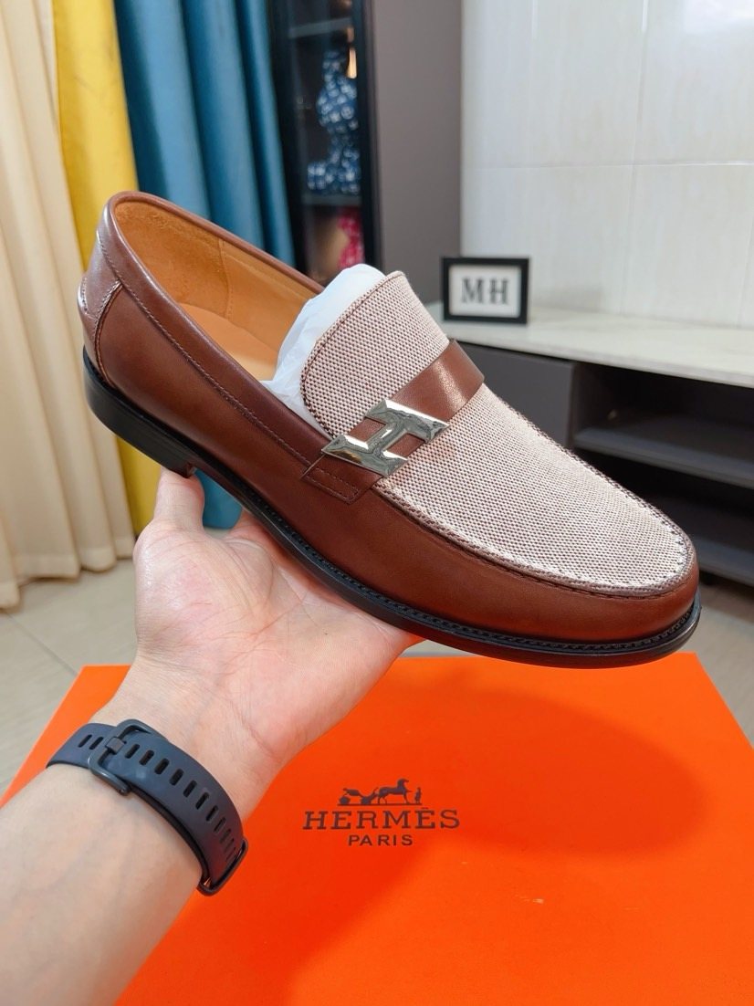 Hermès Textured Contrast-Trim Loafers — model