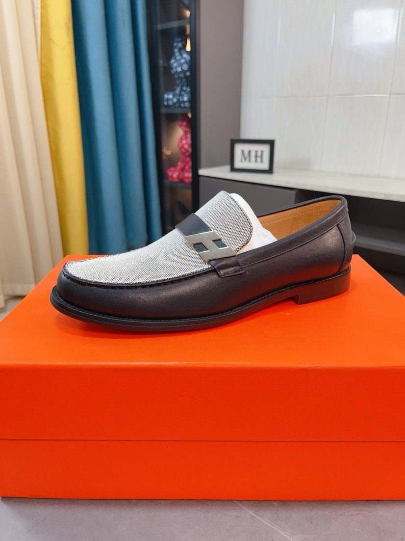 Hermès Textured Contrast-Trim Loafers — side