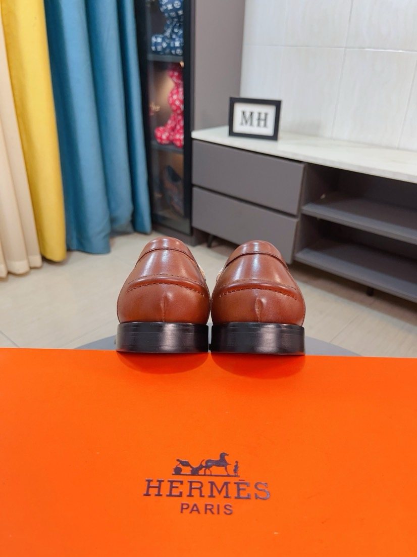Hermès Textured Contrast-Trim Loafers — back