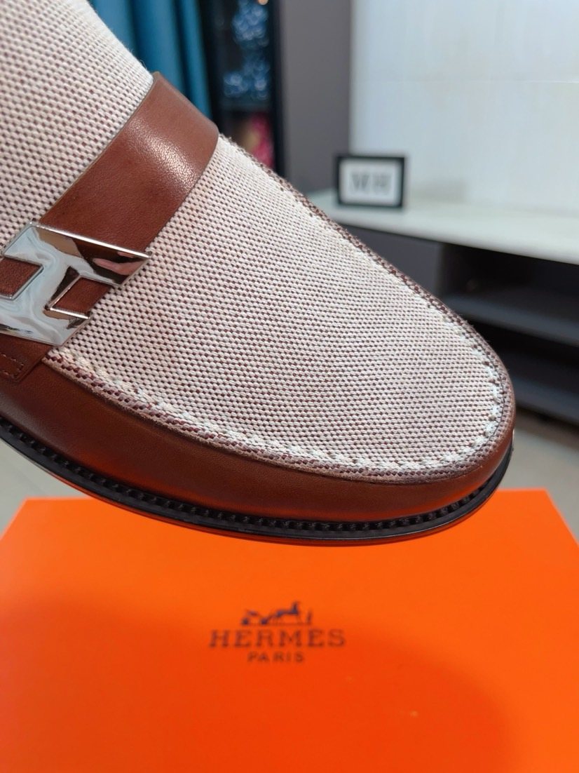 Hermès Textured Contrast-Trim Loafers — detail